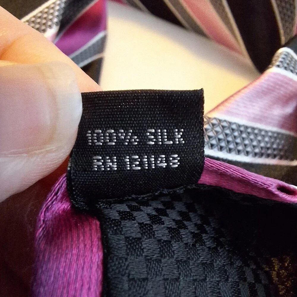 Sean John Luxury Mens Neck Tie Pink Black Striped Woven 100%‎ Silk
